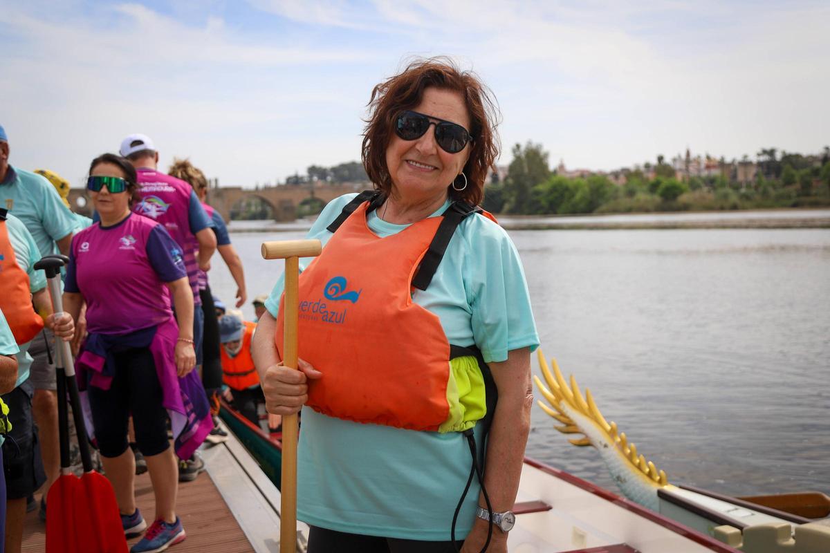 Visitación Machado, participante en la actividad de piragüismo en el río Guadiana.