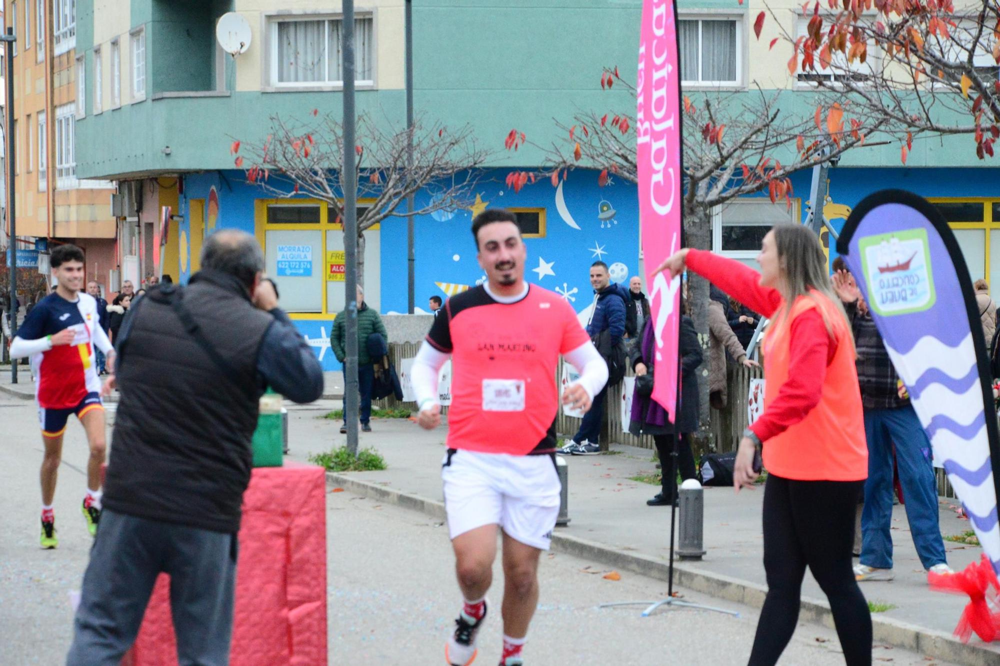 La carrera San Silvestre "Bye bye 2024" de Bueu en imágenes