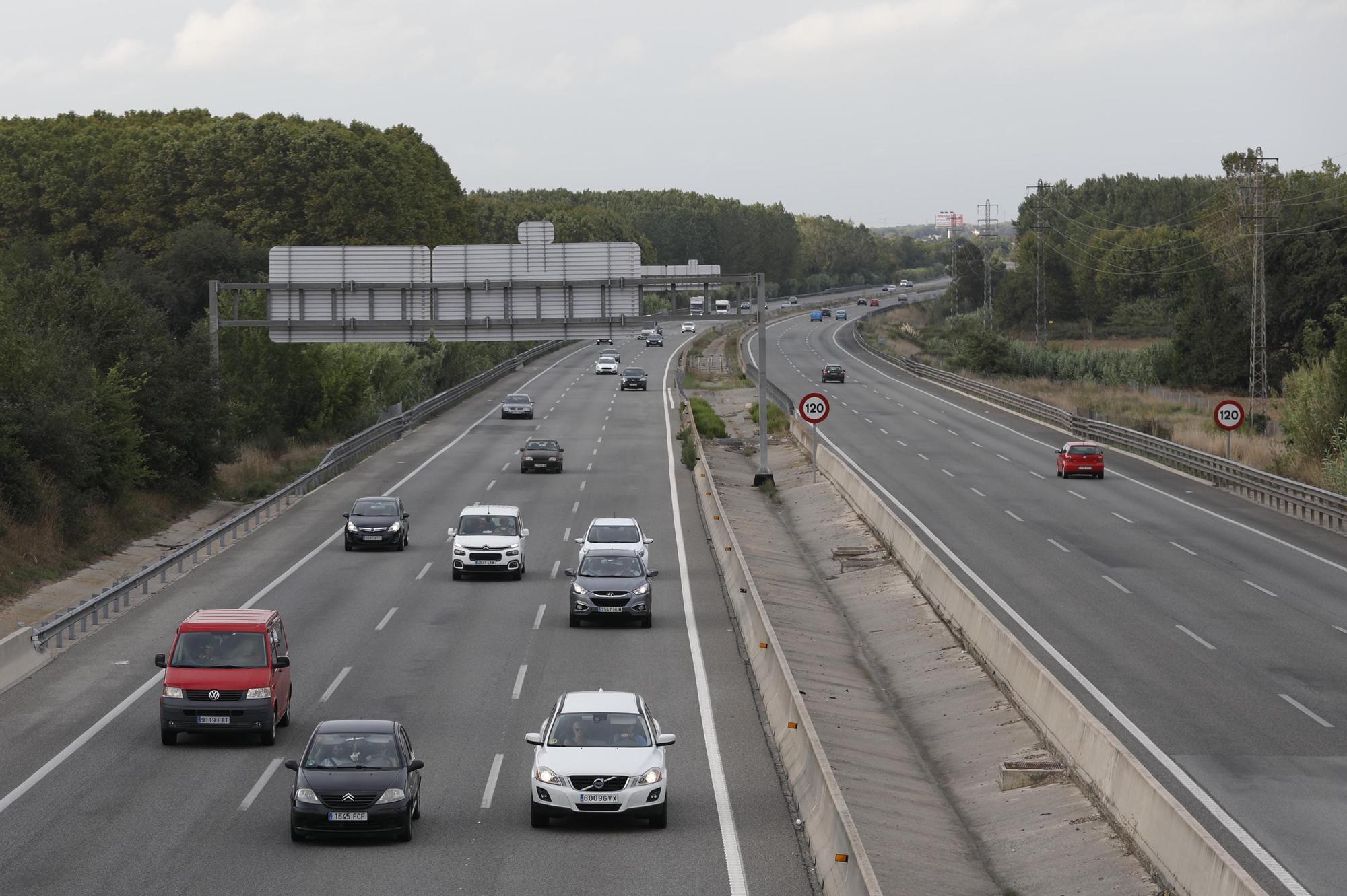 L’«operació tornada» es complica de nou amb cues i trànsit dens a l’AP-7