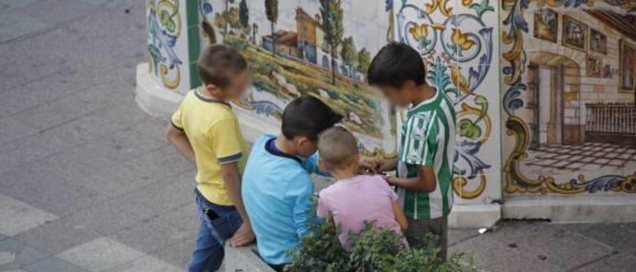 El absentismo escolar baja en Alzira un 15 % aunque aún se registran 131 casos