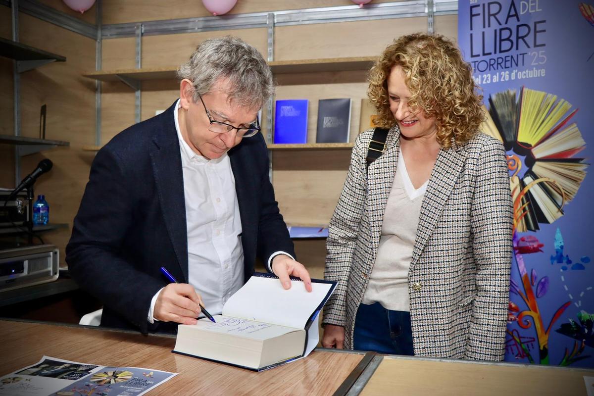 Posteguillo con la alcaldesa Amparo Folgado