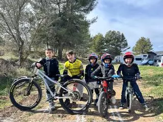 La Escola de Ciclisme d’Ontinyent sube al podio en el estreno de la temporada de enduro