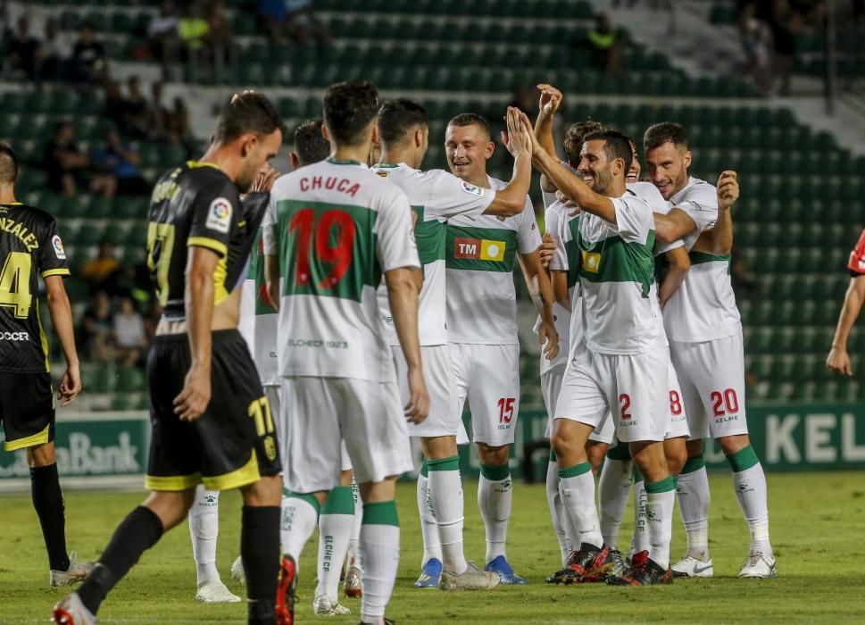 El Elche ahoga las penas de la Liga en la Copa (2-1)