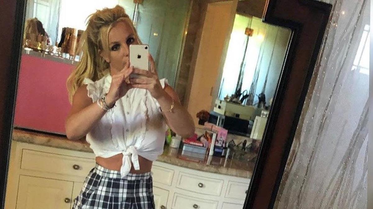 Britney Spears vuelve a pasarse con el Photoshop
