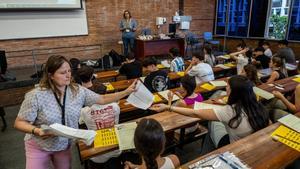 Primer día de la selectividad en la Facultat dEconomia i Empresa de la UB