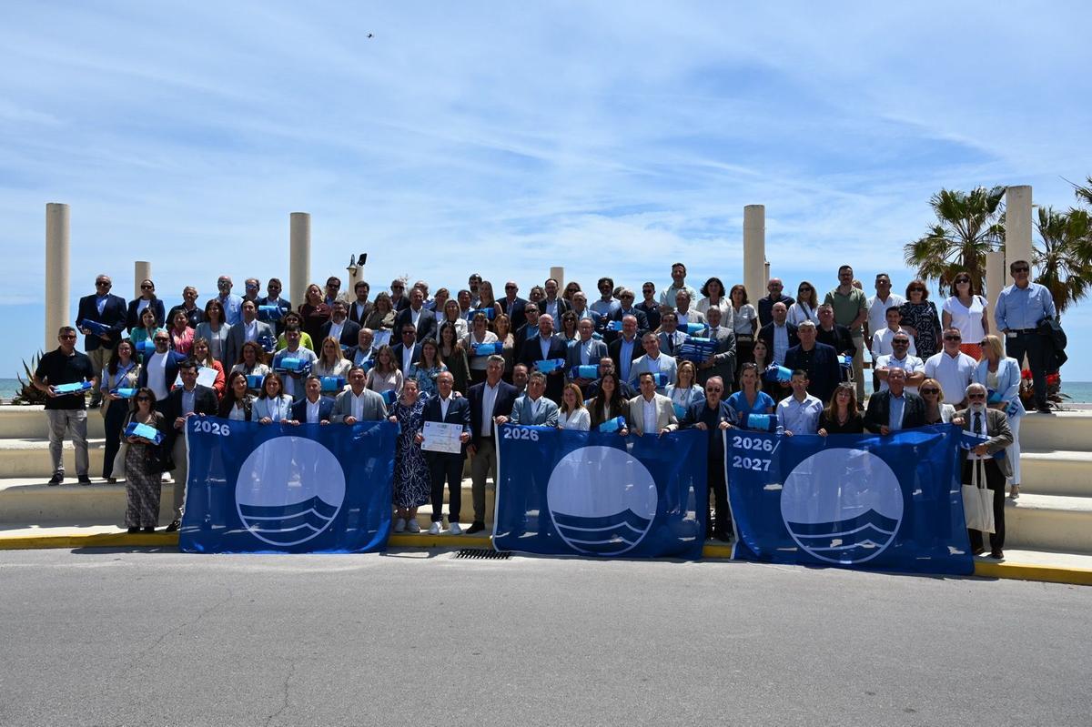 Representantes de los municipios de la Comunidad galardonados