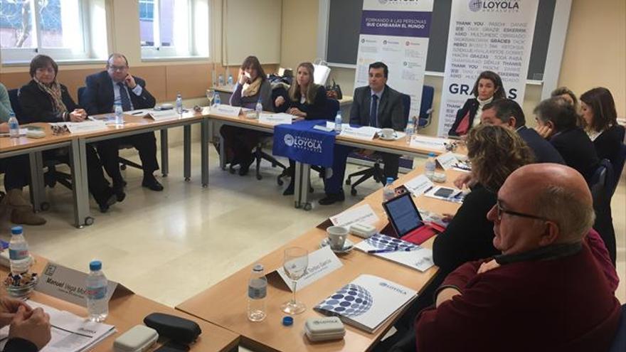 La Loyola debate con los centros educativos