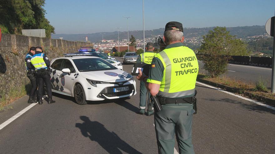 Tráfico detecta a una menor de 13 años conduciendo e investiga a su padre por delito vial