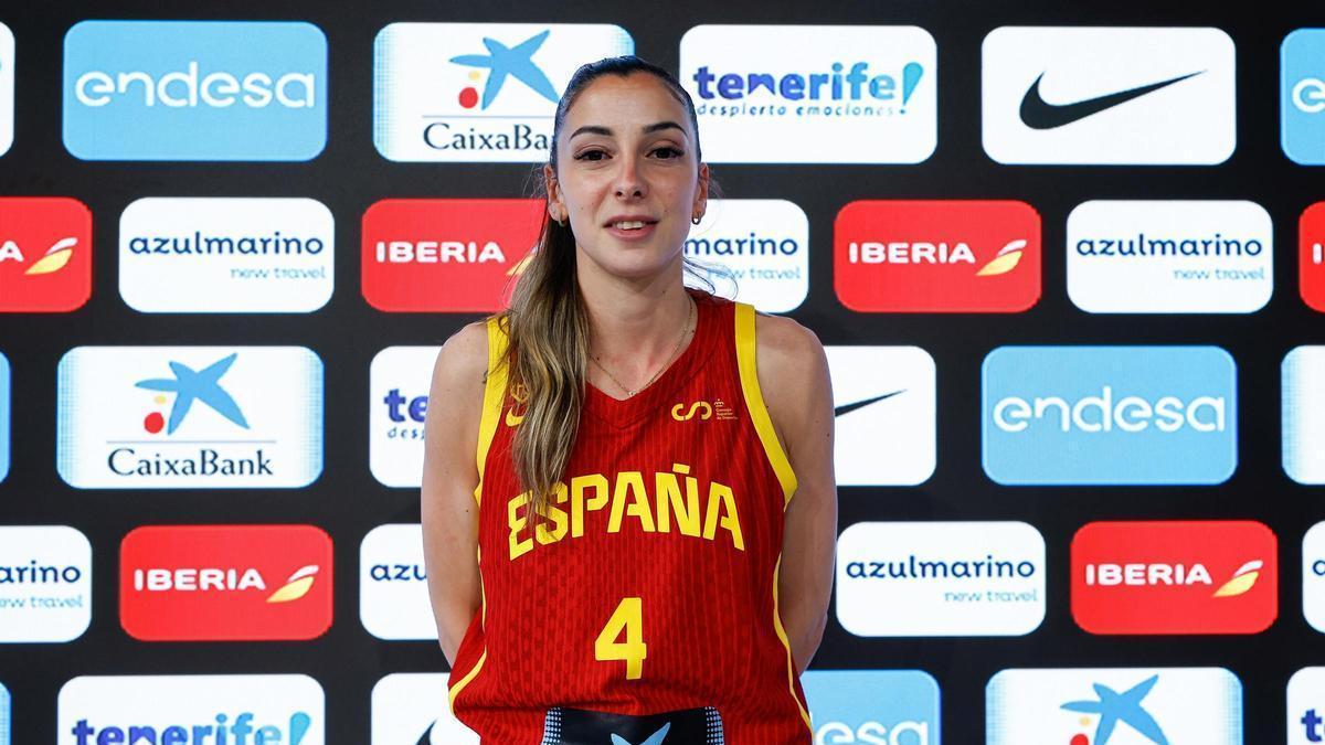 Mariona Ortiz con la selección española femenina de baloncesto.