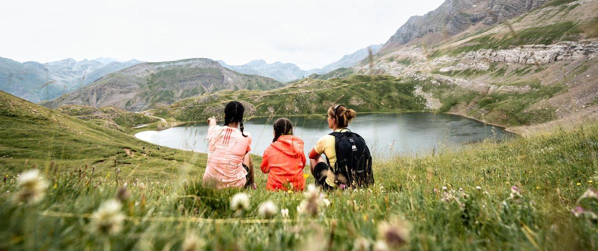 Las estaciones de esquí de Aragón se transforman en centros de ocio y naturaleza en verano.