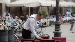 La respuesta de un camarero a un cliente que le acusó de no trabajar