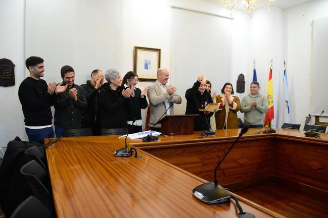 Bueu rinde homenaje al histórico Xosé Diz, de la comparsa Os Mulos