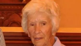 Mor la dona de 95 anys que va ser reduïda amb una pistola tàser per la policia