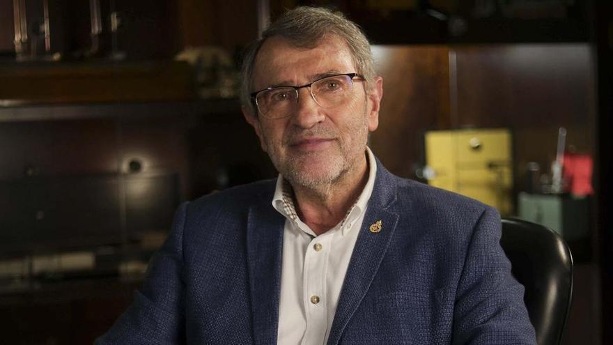 José Esteban Fernández, presidente del Colegio de Ingenieros Industriales de Asturias: "La Ley de Ingeniería eliminaría de facto el valor del máster"