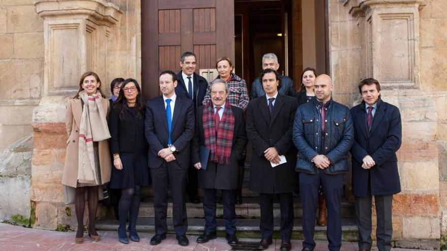 Asistentes a la reunión fundacional de la mesa del sector audiovisual asturiano, celebrada en Oviedo.