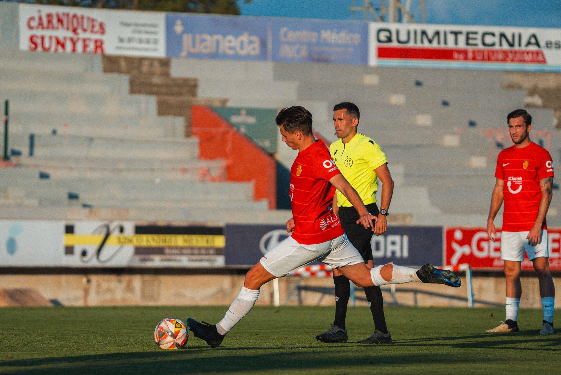 Victoria Del Poblense Ante El Mallorca B En La Ida De La Final De ...