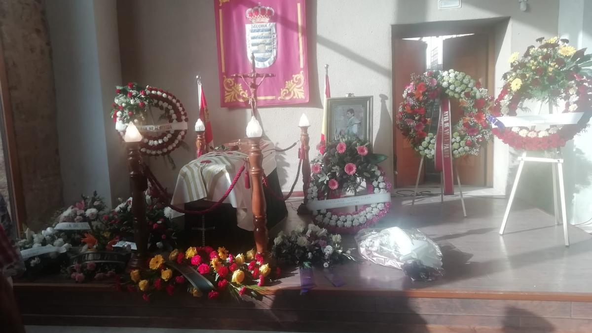 Capilla ardiente del torero zamorano instalada en el Consistorio de Villalpando.