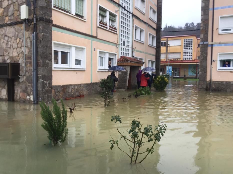 Temporal en Asturias: Segundo día de riadas y desperfectos en Asturias