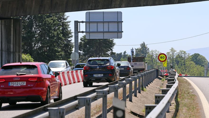 Tráfico fluido en la A-55, en Tui, en el primer día de corte del carril derecho por obras