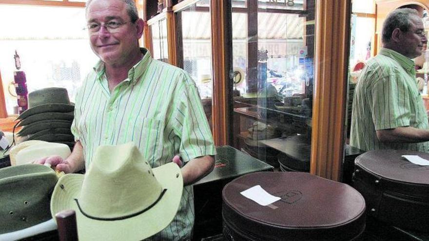 La famosa e histórica tienda de sombreros de la calle Especerías.