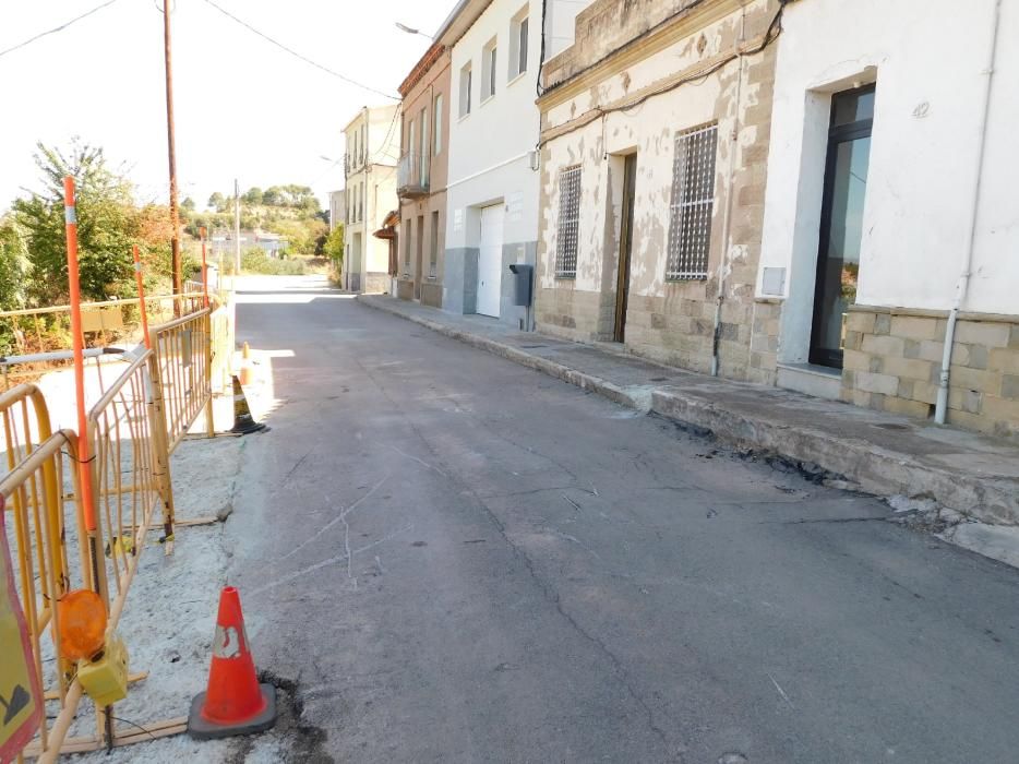 Obres al carrer del Forn i al carrer de la Pujada Roja