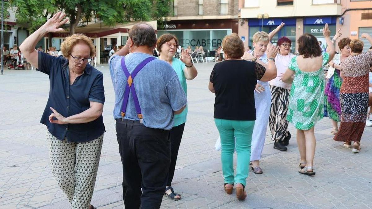 El objetivo del programa impulsado por el consistorio de Onda es fomentar la actividad entre los más mayores.