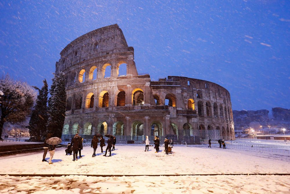 Roma celebra la llegada de la nieve