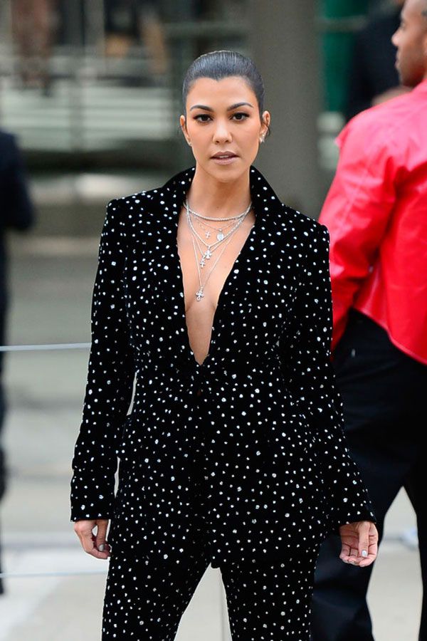 El escote infinito de Kourtney Kardashian