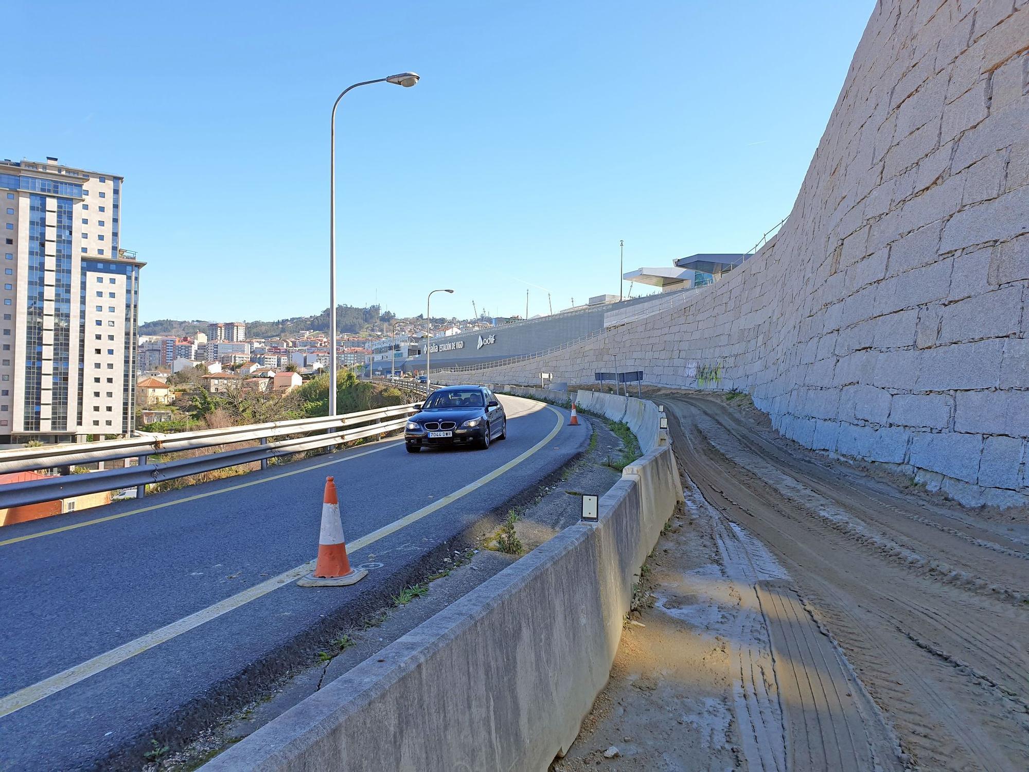 Abel Caballero inspecciona los avances en el túnel de Vialia hacia la AP-9