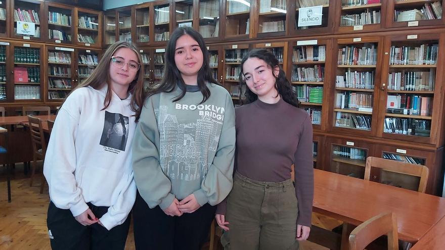 Tres estudiantes del IES Aramo de Oviedo conquistan el concurso nacional de cultura clásica &quot;Odisea&quot;