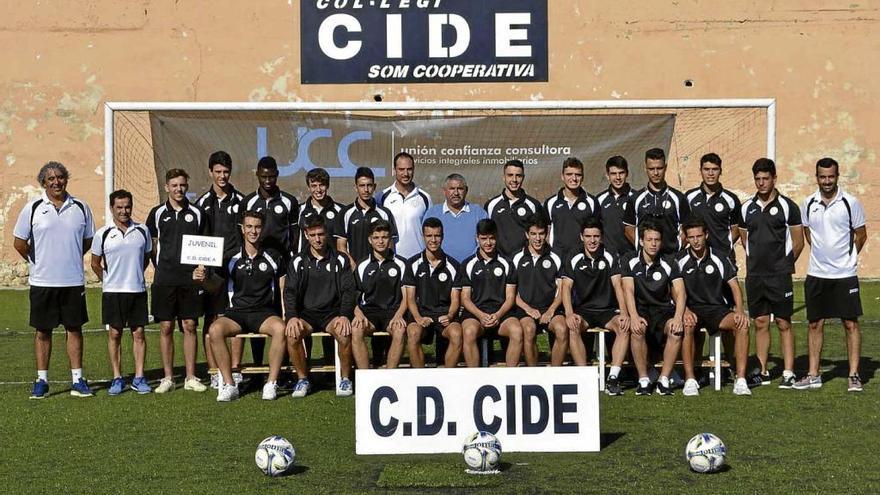 Cide presenta sus equipaciones