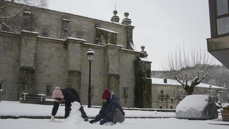 Los efectos de la borrasca 'Ingrid' en Galicia: la nieve, el frío y la lluvia dejan más de 600 incidencias