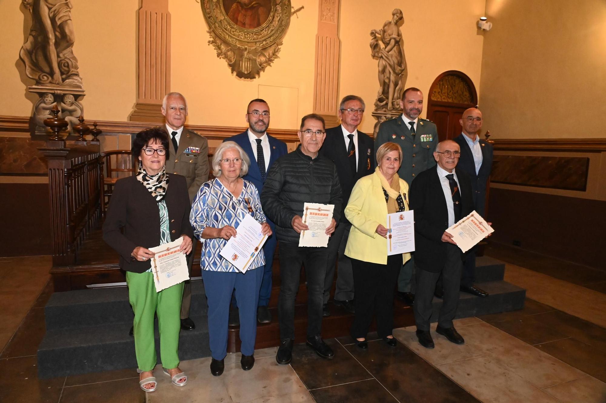 FOTOGALERÍA I La Real Hermandad de Veteranos de las Fuerzas Armadas y la Guardia Civil reconoce a voluntarios en Vila-real