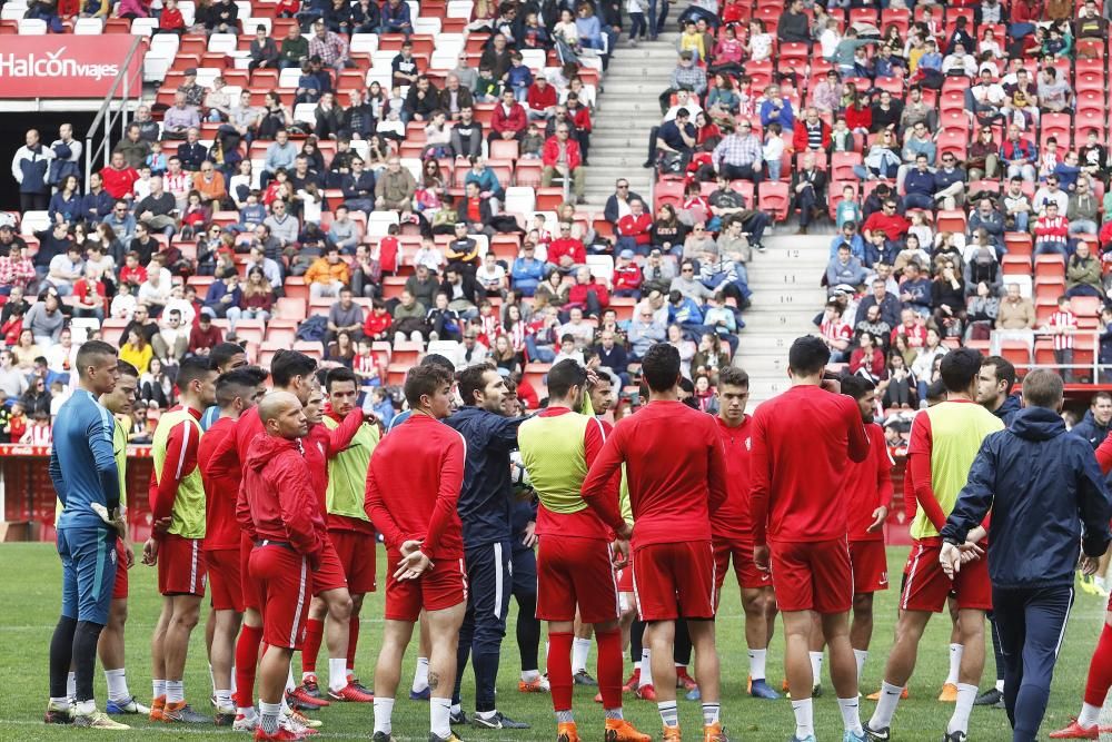 Entrenamiento del Sporting en El Molinón.