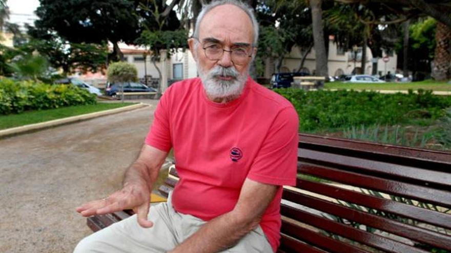 Antonio González Viéitez, en el parque Doramas, durante la entrevista. | santi blanco