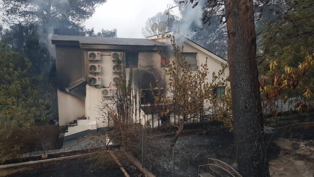 Viviendas afectadas por el fuego en Marxuquera.