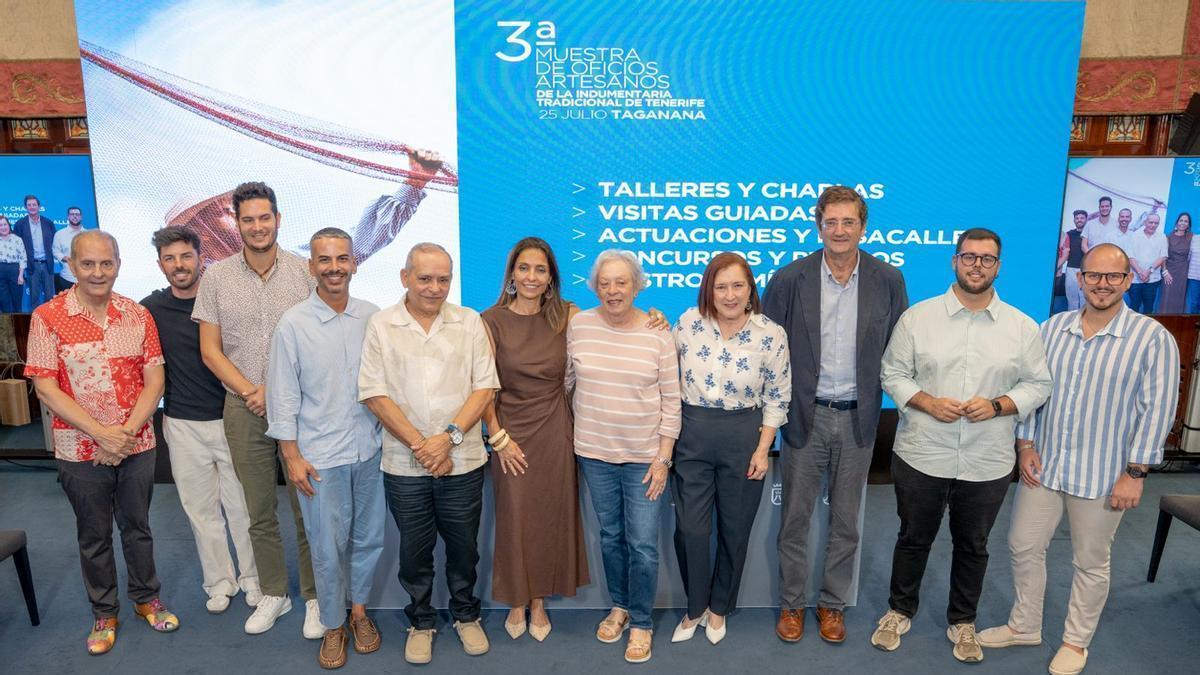 Momento de la presentación del acto en el Cabildo de Tenerife