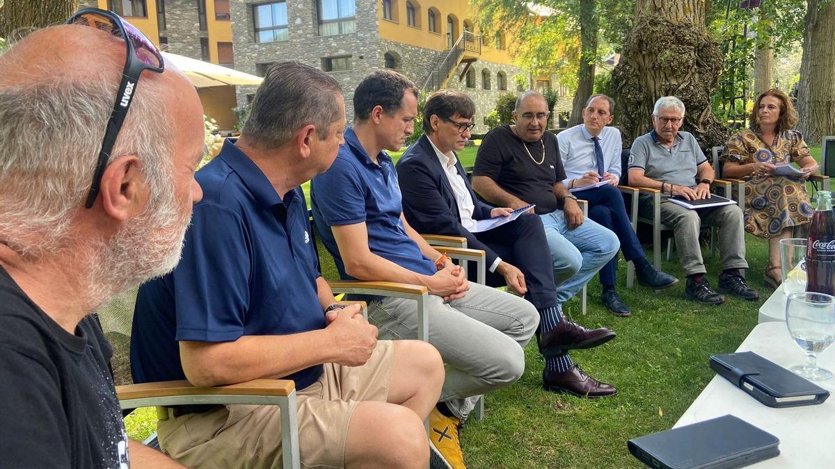 Membres d'Empresariat Cerdanya en una trobada amb el Govern
