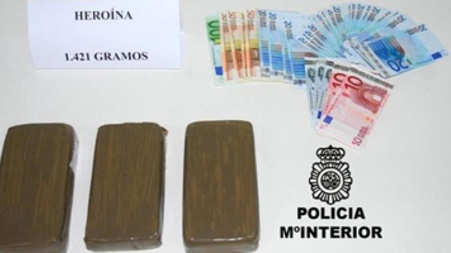 La Policía Nacional detiene en Badajoz a una mujer que &quot;portaba más de 1.400 gramos de heroína&quot;