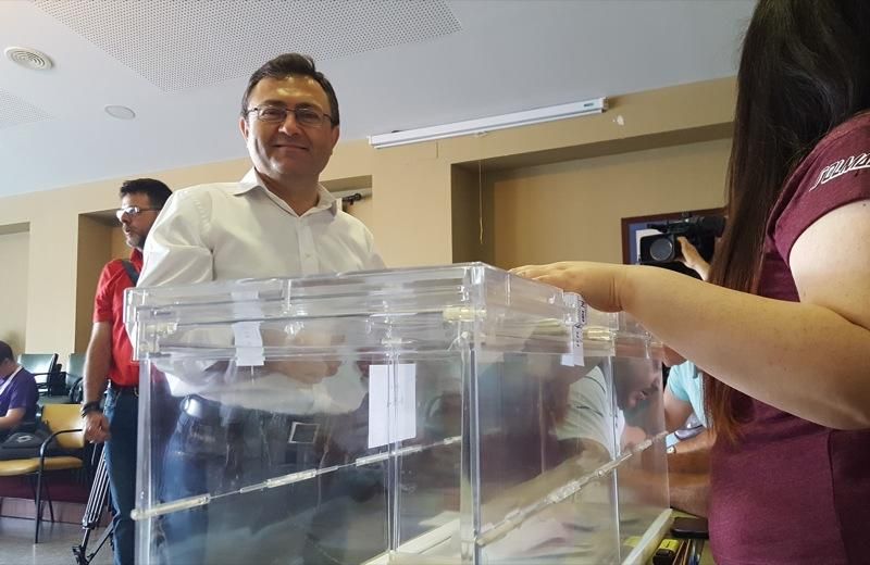 26J | Los políticos malagueños acuden a votar