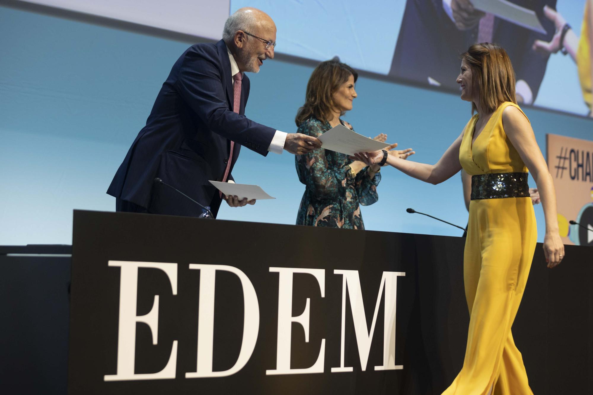 Graduación alumnos EDEM Escuela de Empresarios 2022 en València