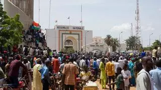 La embajada de España en Níger sigue abierta para asistir a los españoles atrapados