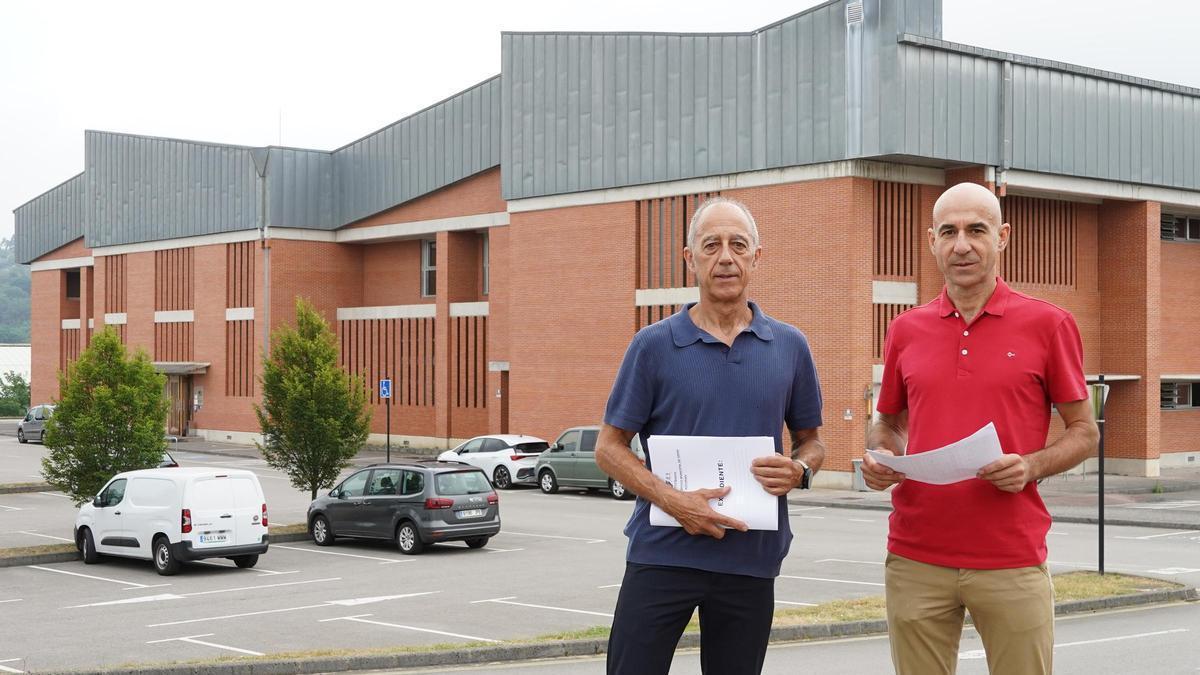 Jesús Abad y Virginio Ramírez, este sábado, en la Pola, durante la presentación de la iniciativa.