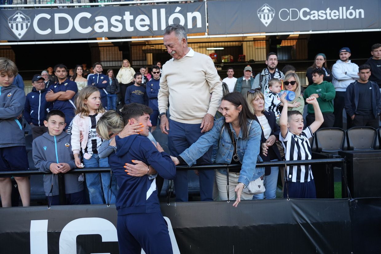 ¡Las mejores imágenes de la celebración del ascenso a Segunda Federación del Castellón B!