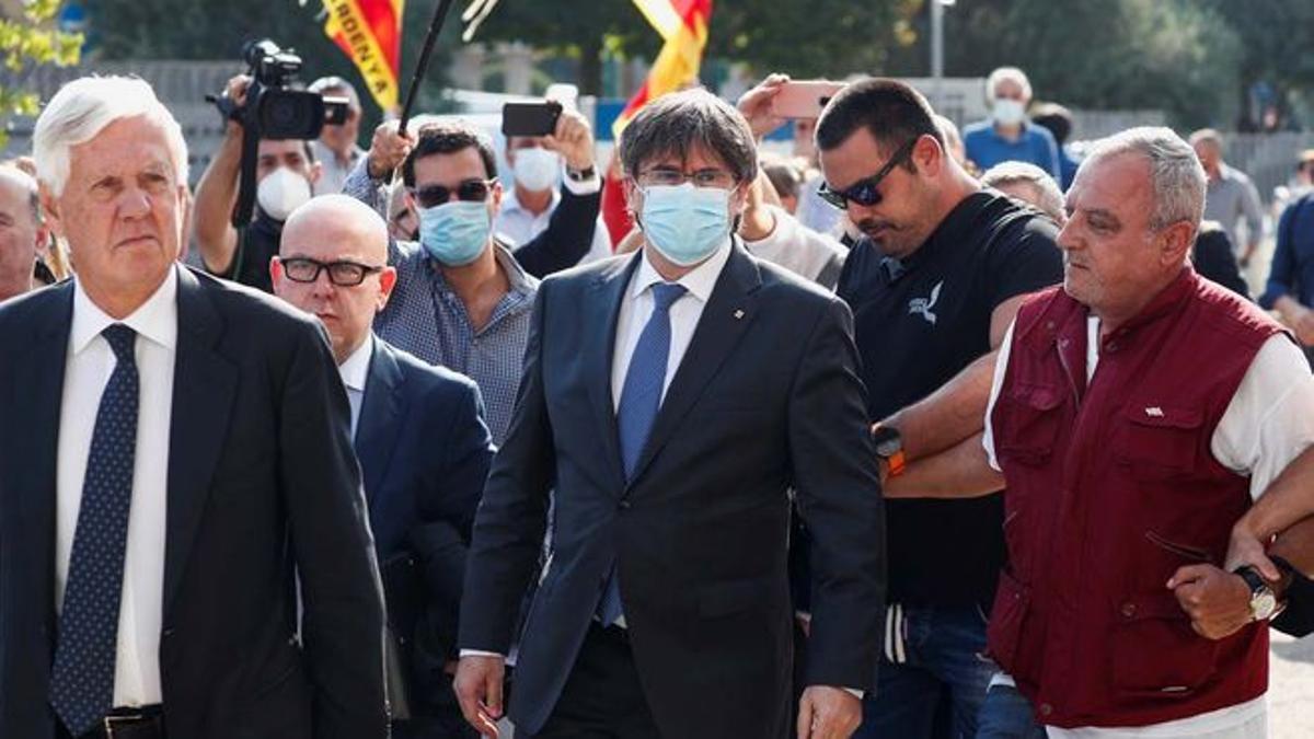 Puigdemont a su llegada al Tribunal de Apelación de Sassari, en Cerdenya.