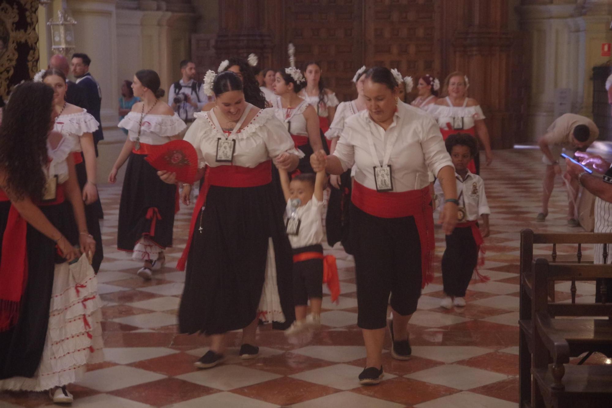 La procesión de la Virgen del Carmen Coronada de El Perchel, en imágenes