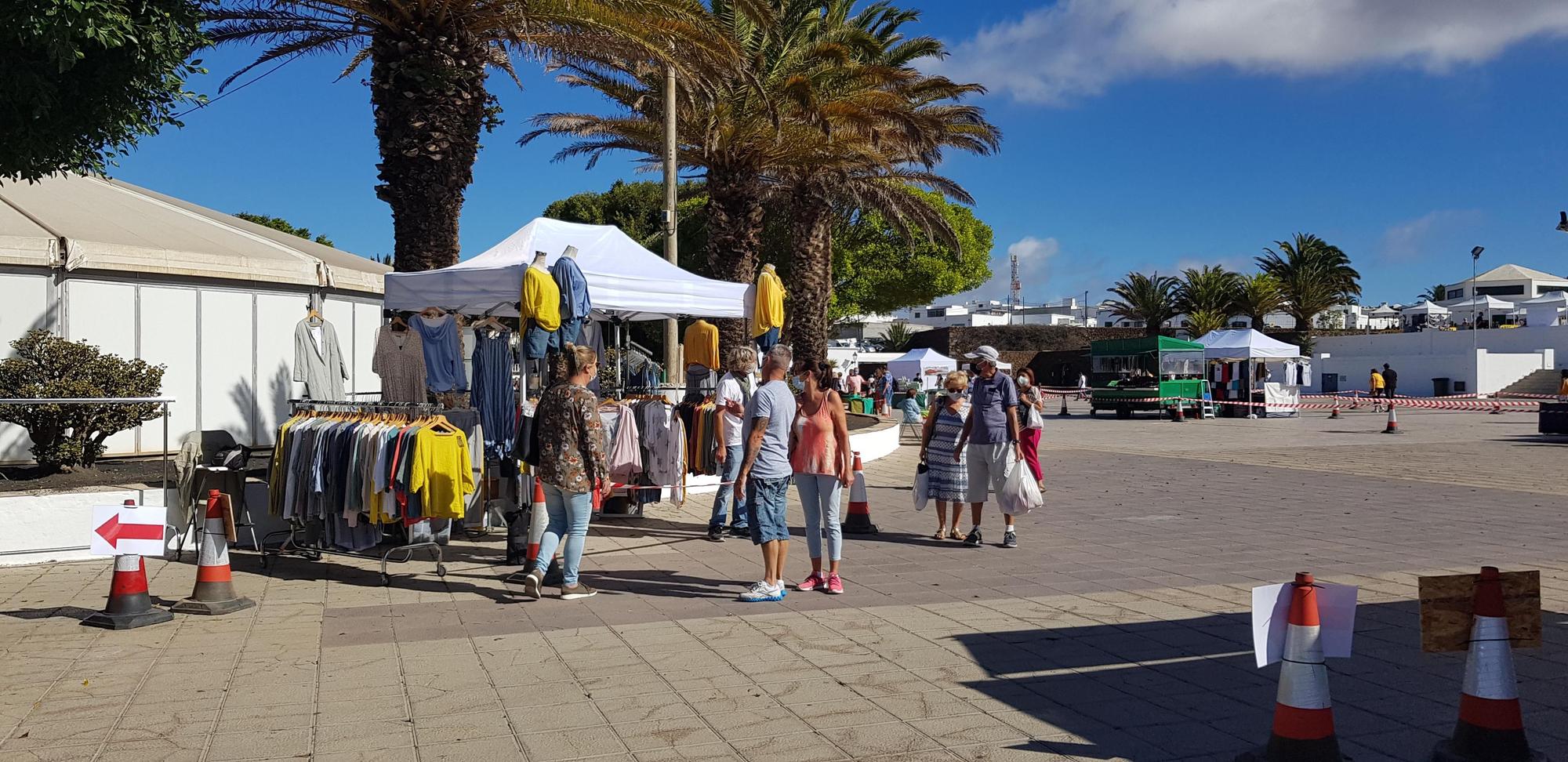 El Mercadillo de Teguise reabre en la Plaza de La Mareta