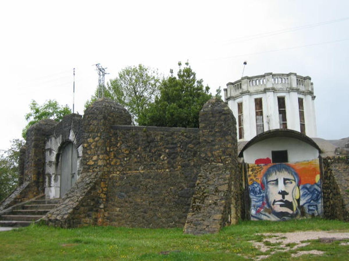 El depósito de agua de Pola de Siero, en una imagen de archivo