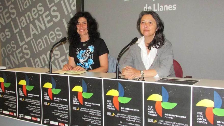 Rosario García -izquierda- y Marisa Elviro durante la presentación del festival de cine, ayer.