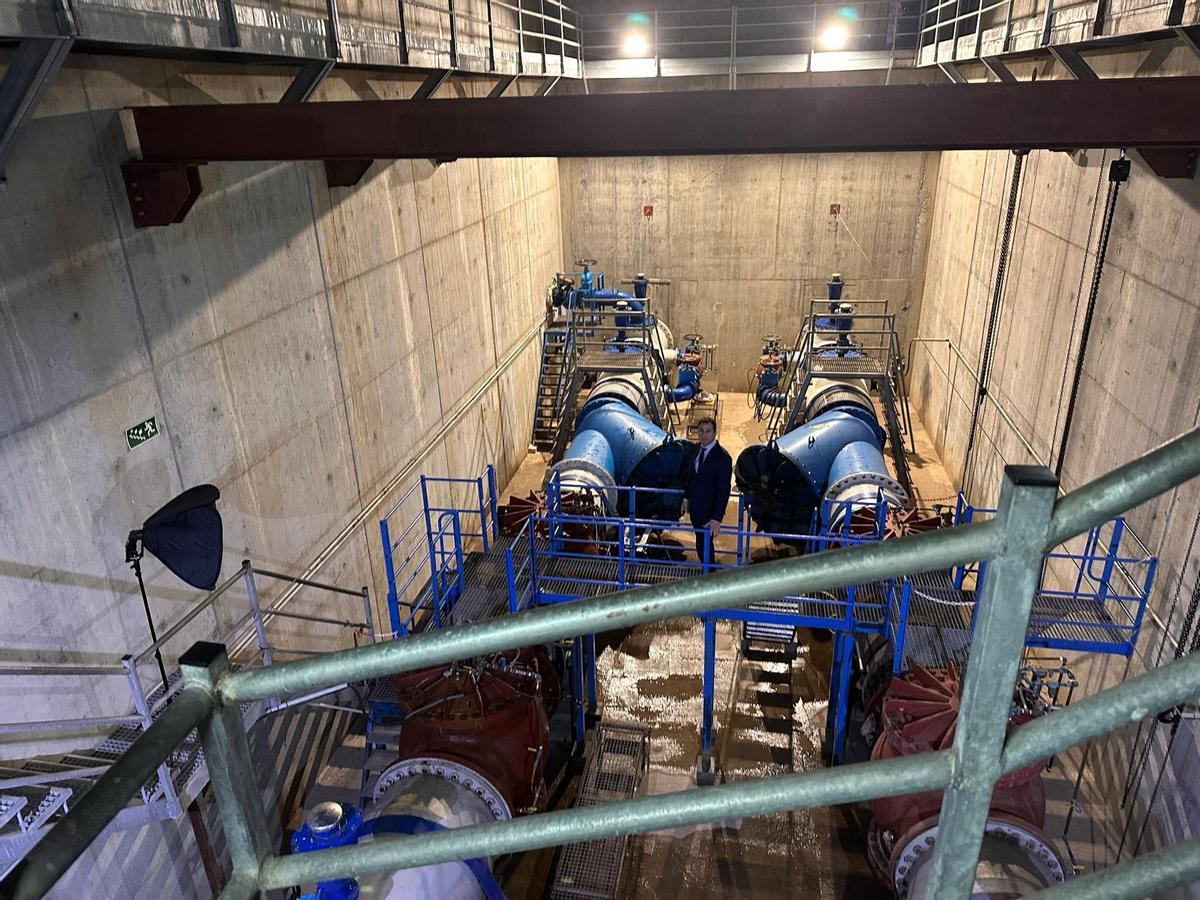 Javier Palazón, responsable de los contatos de la compañía en Aragón, en las instalaciones de Aqualia.